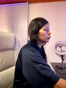 Ninfa pink online show from 11-21-25, 09:13