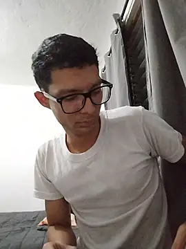 Snapshot of JonaTorres chatting on 02-26-26, 06:56 JonaTorres online show from 02-26-26, 06:56