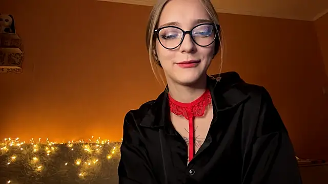 EvaPeace online show from 10-11-25, 04:16