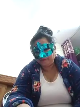 Snapshot of Honey-26 chatting on 11-27-25, 08:27 Honey-26 online show from 11-27-25, 08:27