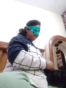 Snapshot of Honey-26 chatting on 12-04-25, 01:42 Honey-26 online show from 12-04-25, 01:42