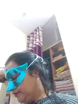 Snapshot of Honey-26 chatting on 12-15-25, 01:48 Honey-26 online show from 12-15-25, 01:48