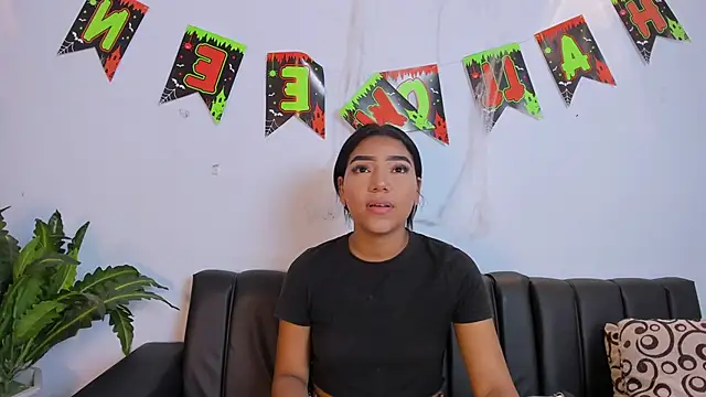 danka smith17 online show from 10-11-25, 02:59