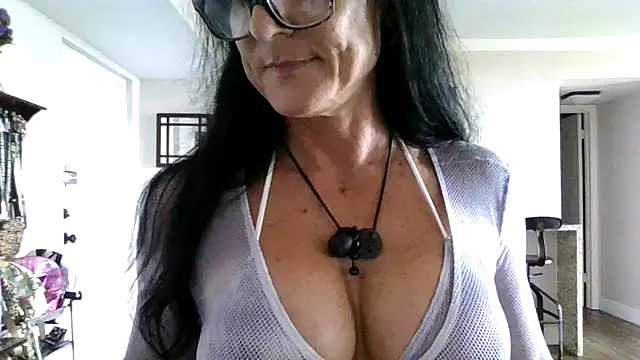 carothepro online show from 10-31-25, 04:52