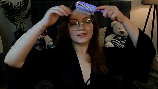 Snapshot of Briarx chatting on 11-12-25, 09:14 Briarx online show from 11-12-25, 09:14