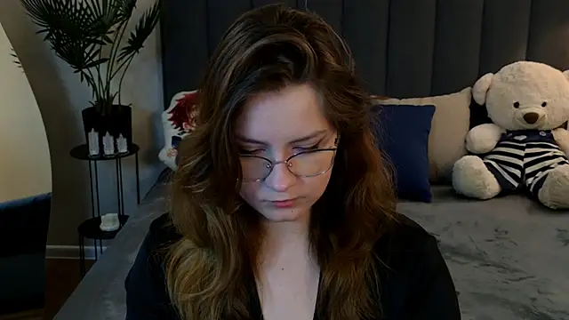 Snapshot of Briarx chatting on 11-18-25, 08:57 Briarx online show from 11-18-25, 08:57