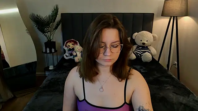 Snapshot of Briarx chatting on 11-23-25, 09:47 Briarx online show from 11-23-25, 09:47