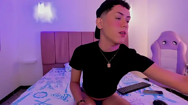 Iam criss09 online show from 12-04-25, 04:00