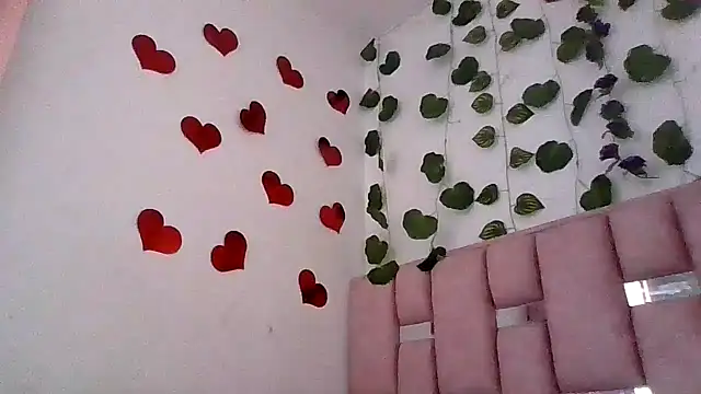 Snapshot of abby_moss_2 chatting on 06-01-26, 12:40 abby moss 2 online show from 06-01-26, 12:40