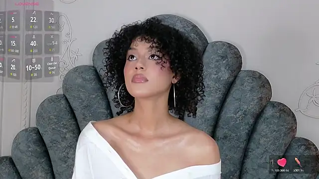 Snapshot of Lila-Rose chatting on 10-27-25, 12:36 Lila-Rose online show from 10-27-25, 12:36