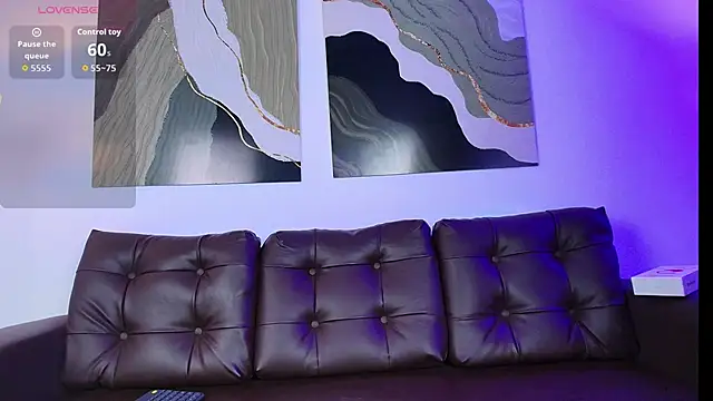 Nia Blum online show from 10-23-25, 03:17