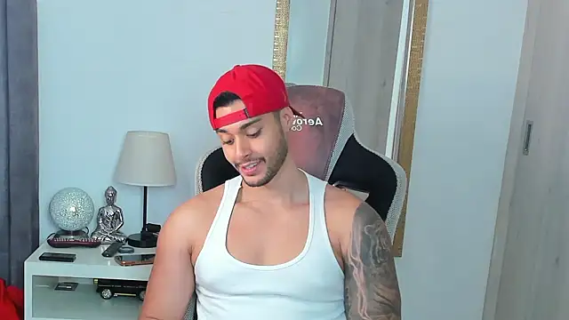 Snapshot of Ken_mailik1 chatting on 03-08-26, 10:30 Ken mailik1 online show from 03-08-26, 10:30