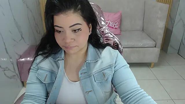 Snapshot of Scarlettt_s chatting on 10-13-25, 08:09 Scarlettt s online show from 10-13-25, 08:09