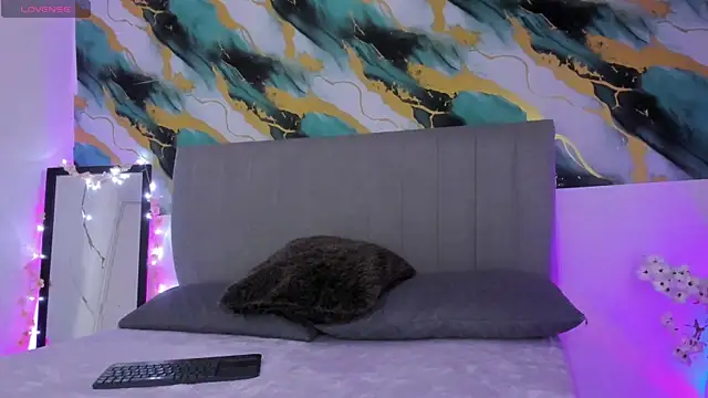 Barbieteeen online show from 12-20-25, 04:08