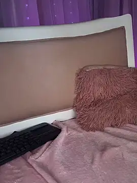 Snapshot of Swweet_Miia1 chatting on 10-21-25, 09:37 Swweet Miia1 online show from 10-21-25, 09:37