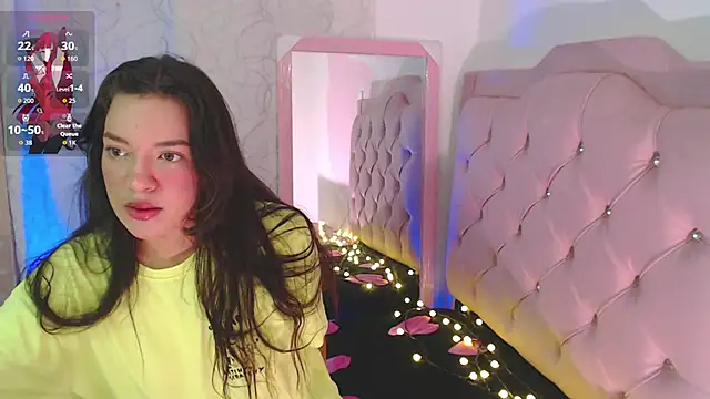 Snapshot of beauty_lana18 chatting on 11-05-25, 10:10 beauty lana18 online show from 11-05-25, 10:10