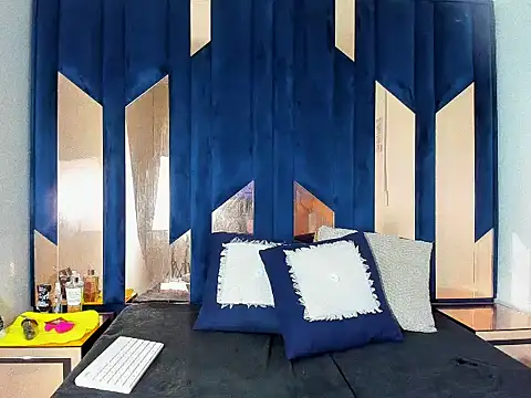 Perla Jonhson Rs online show from 10-28-25, 01:36