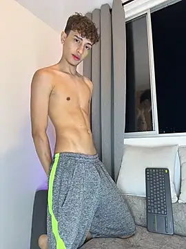 Snapshot of Douglas_Lux chatting on 10-23-25, 11:14 Douglas Lux online show from 10-23-25, 11:14