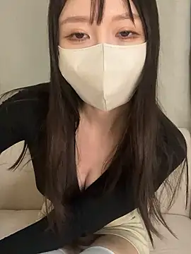 Snapshot of Onami_555 chatting on 11-11-25, 08:42 Onami 555 online show from 11-11-25, 08:42