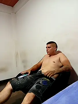 Snapshot of Zeven777 chatting on 10-15-25, 03:17 Zeven777 online show from 10-15-25, 03:17