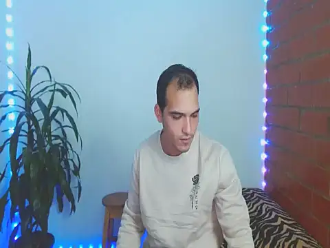 Maax3023 online show from 10-28-25, 05:15