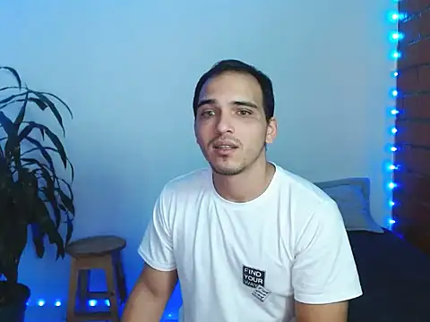 Maax3023 online show from 11-05-25, 04:51