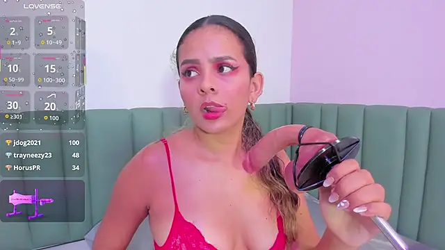 elizabeth liones  online show from 11-19-25, 04:01