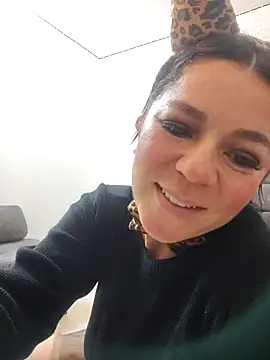 Snapshot of disneey2888 chatting on 10-14-25, 02:34 disneey2888 online show from 10-14-25, 02:34