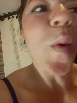 Snapshot of disneey2888 chatting on 10-30-25, 01:23 disneey2888 online show from 10-30-25, 01:23