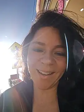 Snapshot of disneey2888 chatting on 11-27-25, 12:29 disneey2888 online show from 11-27-25, 12:29