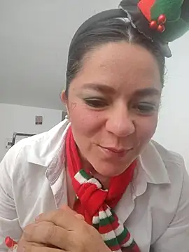 Snapshot of disneey2888 chatting on 12-01-25, 04:34 disneey2888 online show from 12-01-25, 04:34