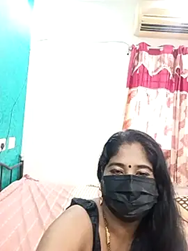 Snapshot of tamil-aunt chatting on 10-16-25, 04:24 tamil-aunt online show from 10-16-25, 04:24