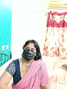 Snapshot of tamil-aunt chatting on 10-19-25, 05:30 tamil-aunt online show from 10-19-25, 05:30