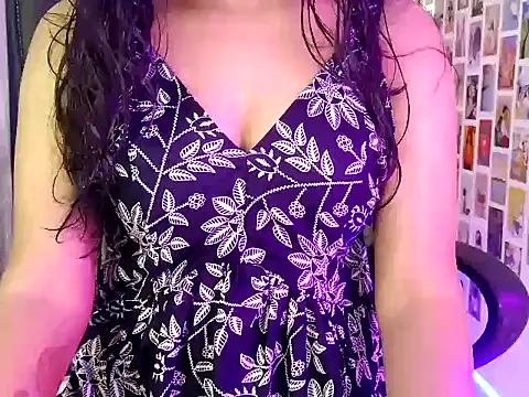 Snapshot of your_Tanu_02 chatting on 10-17-25, 05:37 your Tanu 02 online show from 10-17-25, 05:37