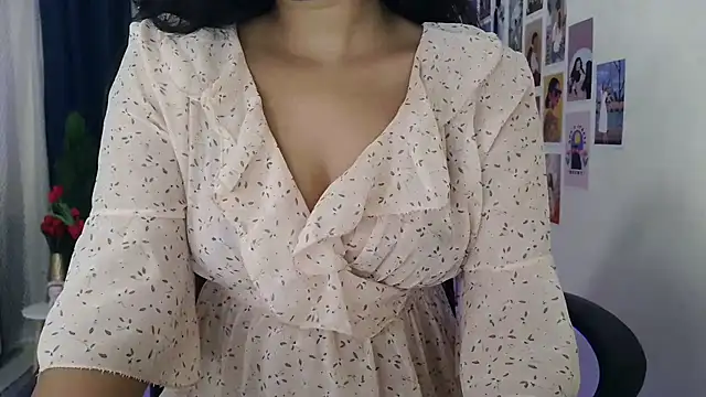 Snapshot of your_Tanu_02 chatting on 12-17-25, 09:21 your Tanu 02 online show from 12-17-25, 09:21