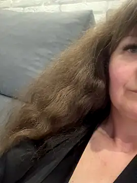 Snapshot of Butterfly8385 chatting on 10-17-25, 08:55 Butterfly8385 online show from 10-17-25, 08:55