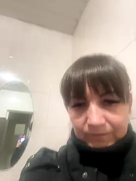 Snapshot of Butterfly8385 chatting on 10-20-25, 02:17 Butterfly8385 online show from 10-20-25, 02:17