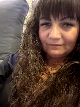 Snapshot of Butterfly8385 chatting on 10-29-25, 09:38 Butterfly8385 online show from 10-29-25, 09:38