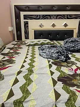 Snapshot of riya_sharmaa01 chatting on 10-12-25, 10:25 riya sharmaa01 online show from 10-12-25, 10:25