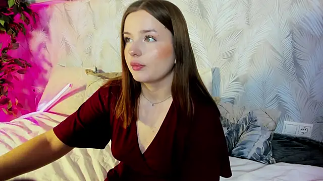 Maria Reiiden online show from 10-24-25, 01:13