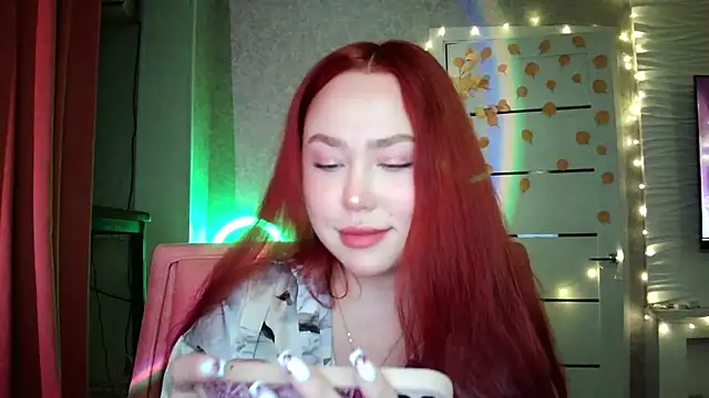 Snapshot of LolaMint_ chatting on 10-24-25, 12:56 LolaMint  online show from 10-24-25, 12:56