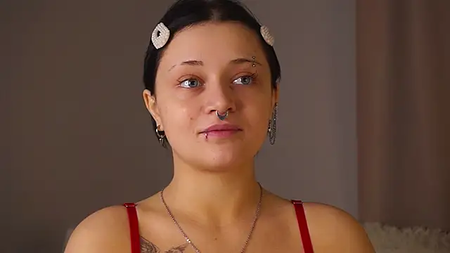 TraciBasco online show from 04-22-26, 05:54