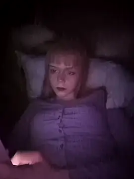 Snapshot of OpheliaMills chatting on 10-12-25, 10:42 OpheliaMills online show from 10-12-25, 10:42