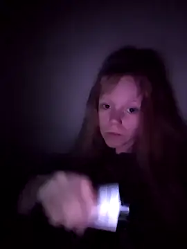 Snapshot of OpheliaMills chatting on 10-17-25, 07:27 OpheliaMills online show from 10-17-25, 07:27