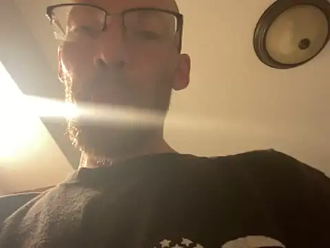 Snapshot of DickTaterish chatting on 10-17-25, 05:04 DickTaterish online show from 10-17-25, 05:04