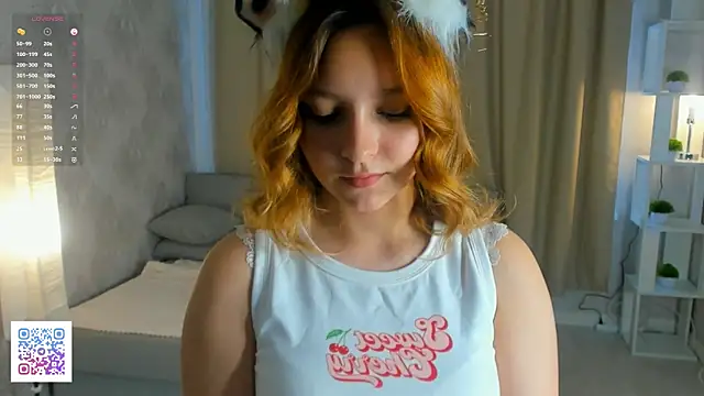 Snapshot of MelodySeelbach chatting on 10-26-25, 04:18 MelodySeelbach online show from 10-26-25, 04:18
