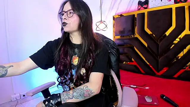 Snapshot of Evangelinejoness_ chatting on 10-18-25, 11:33 Evangelinejoness online show from 10-18-25, 11:33