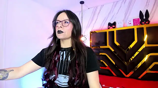 Snapshot of Evangelinejoness_ chatting on 10-22-25, 11:32 Evangelinejoness online show from 10-22-25, 11:32