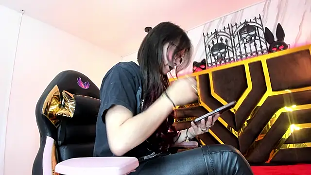 Snapshot of Evangelinejoness_ chatting on 10-27-25, 11:36 Evangelinejoness online show from 10-27-25, 11:36