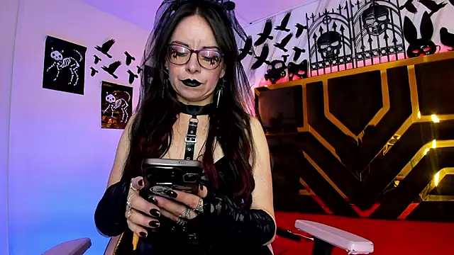 Snapshot of Evangelinejoness_ chatting on 10-31-25, 11:55 Evangelinejoness online show from 10-31-25, 11:55